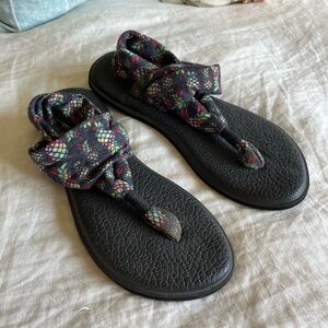 Sanuk Sandals With Yoga Mat Base Size 9